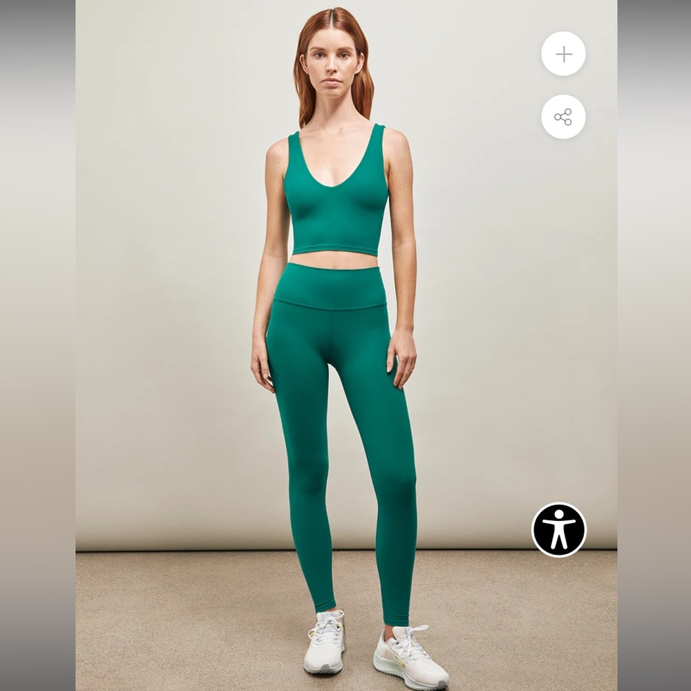 Carbon38 V-Neck Longline Bra in Melt Fabric, 2 colors available - Picture 4 of 13